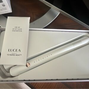 Brand New T3 Flat Iron